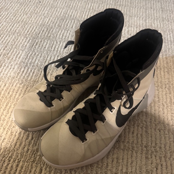 Nike Hyperdunk 2015 - Picture 2 of 4